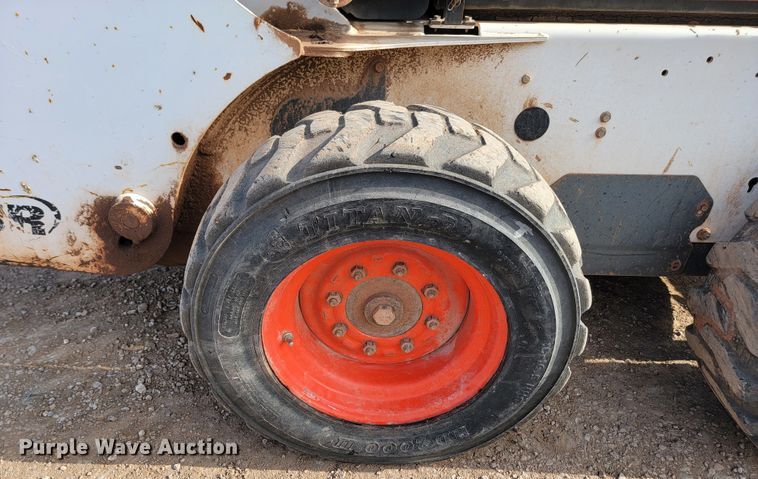 image for item JW9669 2002 Bobcat S175  skid steer loader