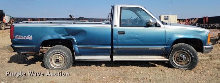 image for item JW9672 1992 GMC Sierra 3500  pickup truck