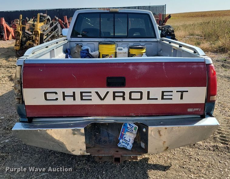 image for item JW9672 1992 GMC Sierra 3500  pickup truck