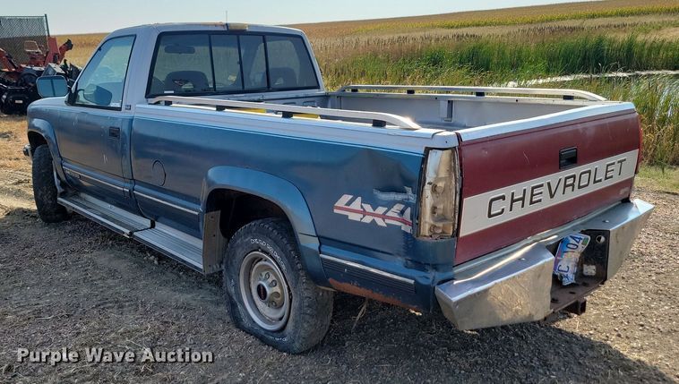 image for item JW9672 1992 GMC Sierra 3500  pickup truck