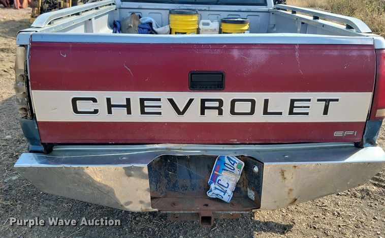 image for item JW9672 1992 GMC Sierra 3500  pickup truck