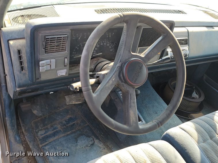 image for item JW9672 1992 GMC Sierra 3500  pickup truck