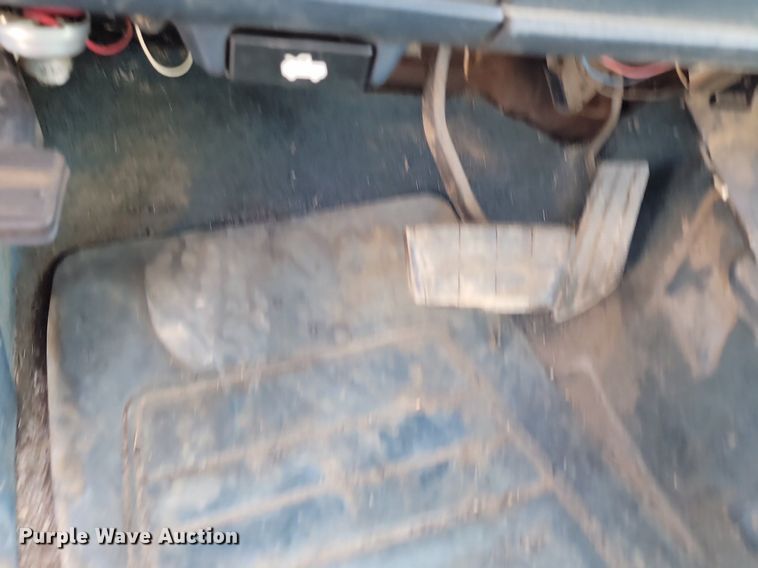 image for item JW9672 1992 GMC Sierra 3500  pickup truck