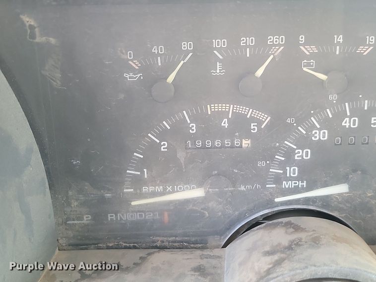 image for item JW9672 1992 GMC Sierra 3500  pickup truck