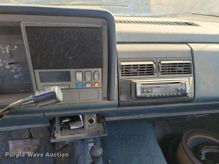 image for item JW9672 1992 GMC Sierra 3500  pickup truck