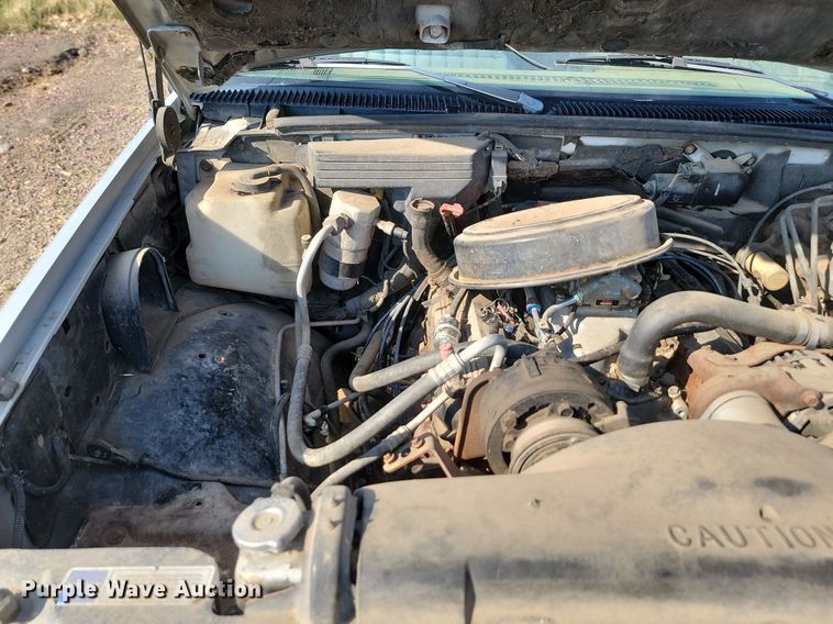 image for item JW9672 1992 GMC Sierra 3500  pickup truck