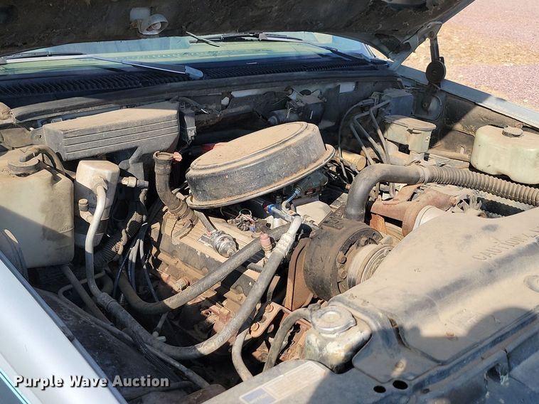 image for item JW9672 1992 GMC Sierra 3500  pickup truck