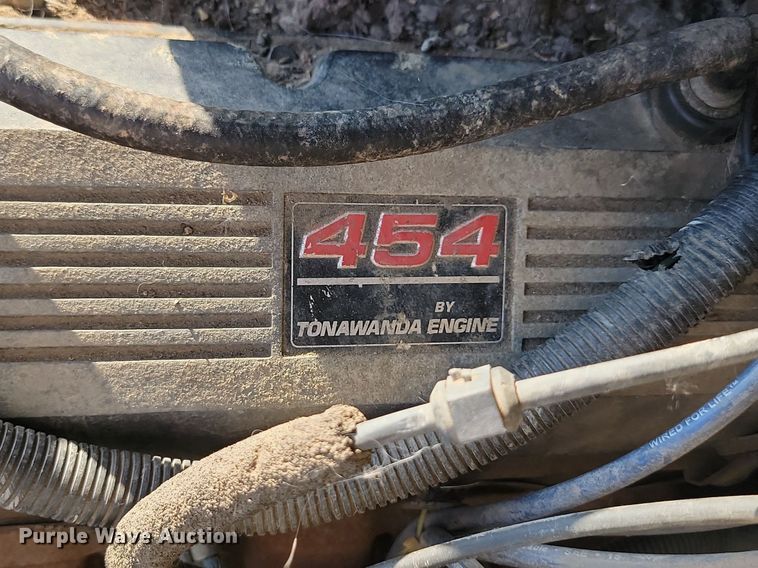 image for item JW9672 1992 GMC Sierra 3500  pickup truck