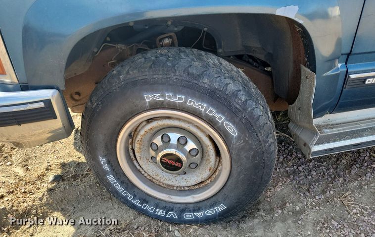 image for item JW9672 1992 GMC Sierra 3500  pickup truck