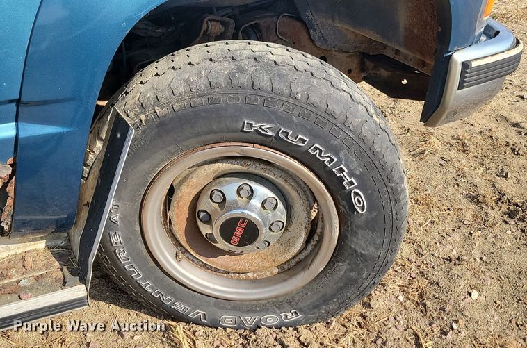 image for item JW9672 1992 GMC Sierra 3500  pickup truck