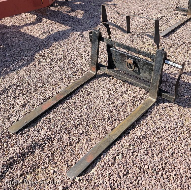 image for item JW9675 Paladin Bradco  43" L compact utility loader forks