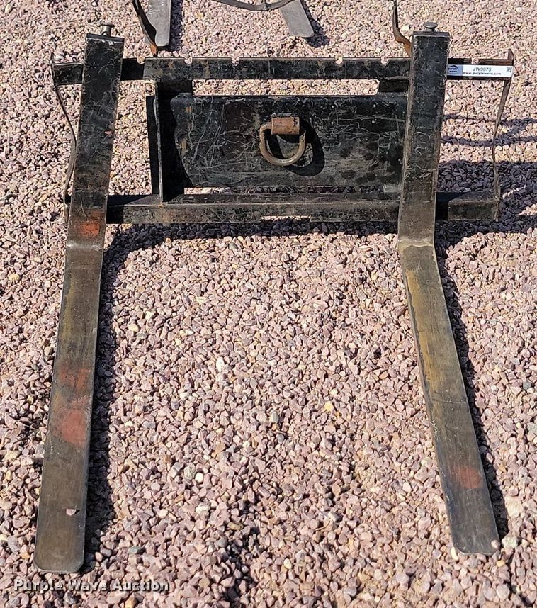 image for item JW9675 Paladin Bradco  43" L compact utility loader forks