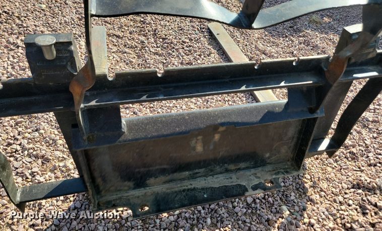 image for item JW9675 Paladin Bradco  43" L compact utility loader forks