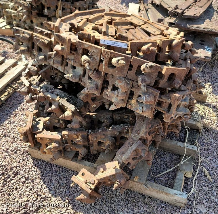 image for item JW9684 (4) trencher chains