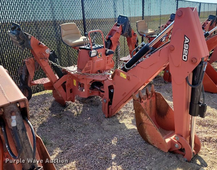 image for item JW9689 2015 Ditch Witch A920  backhoe