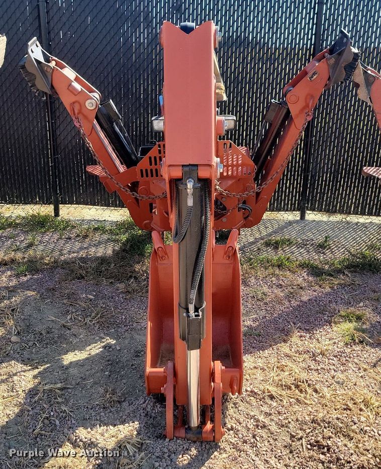 image for item JW9690 2015 Ditch Witch A920  backhoe