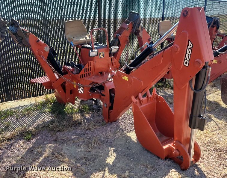 image for item JW9690 2015 Ditch Witch A920  backhoe