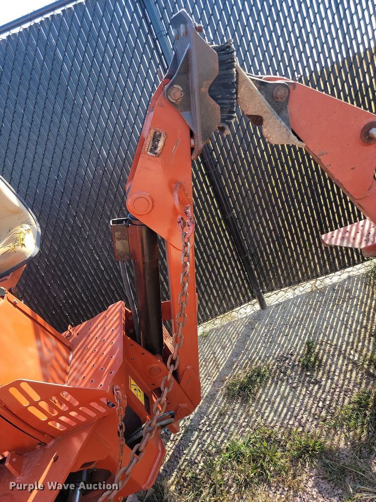 image for item JW9690 2015 Ditch Witch A920  backhoe