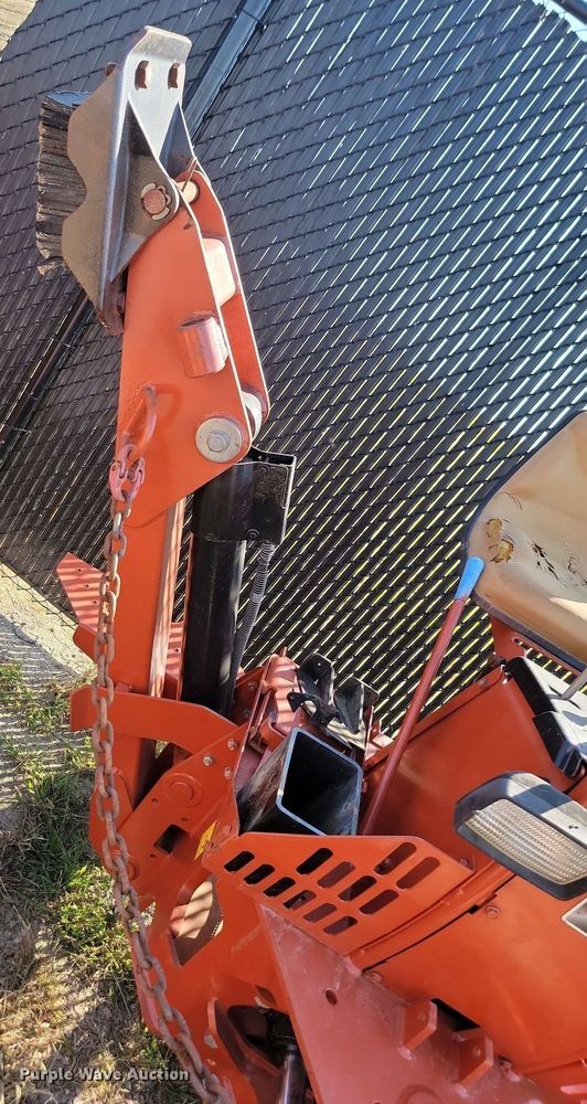 image for item JW9690 2015 Ditch Witch A920  backhoe