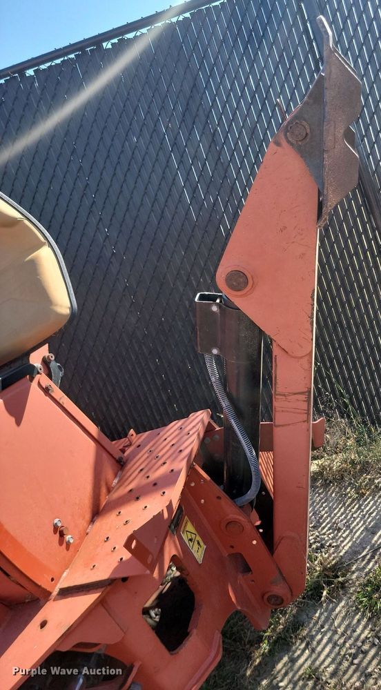 image for item JW9691 2015 Ditch Witch A920  backhoe