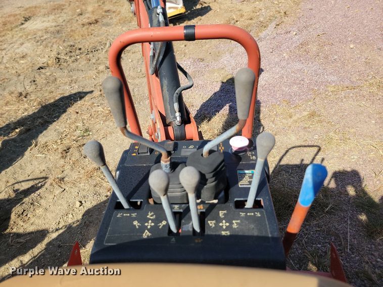 image for item JW9691 2015 Ditch Witch A920  backhoe