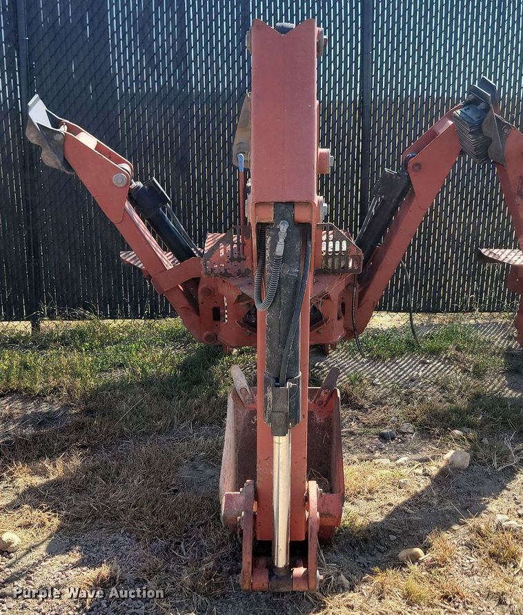 image for item JW9693 2011 Ditch Witch A920  backhoe