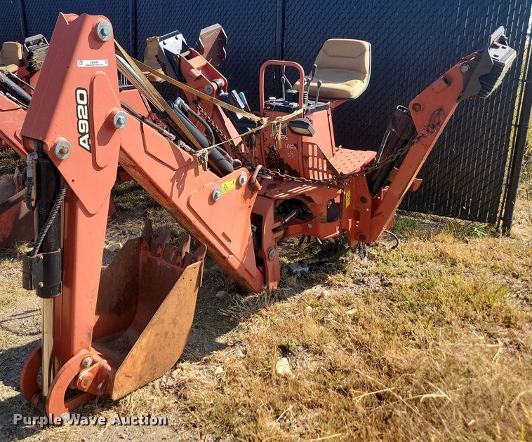 image for item JW9694 2015 Ditch Witch A920  backhoe