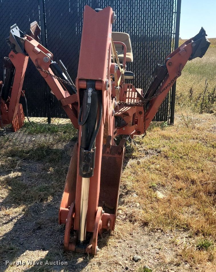 image for item JW9694 2015 Ditch Witch A920  backhoe