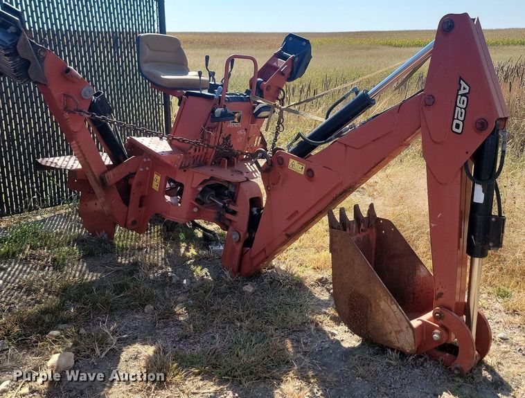 image for item JW9694 2015 Ditch Witch A920  backhoe
