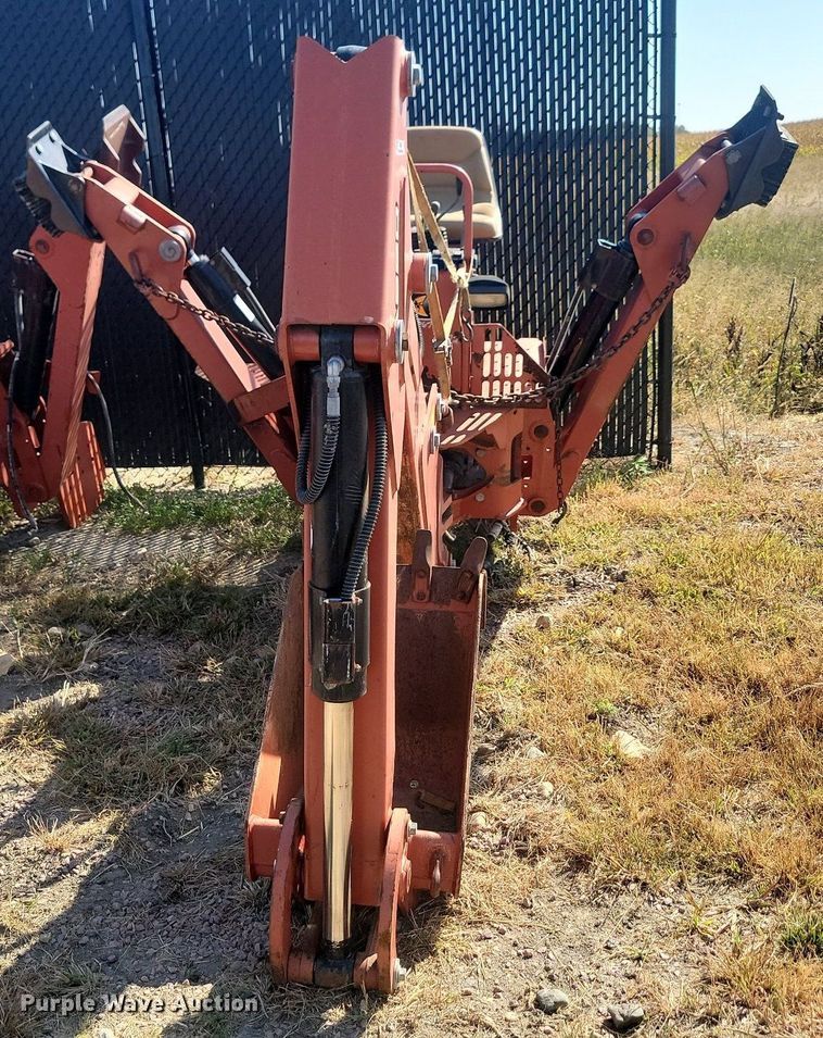 image for item JW9694 2015 Ditch Witch A920  backhoe