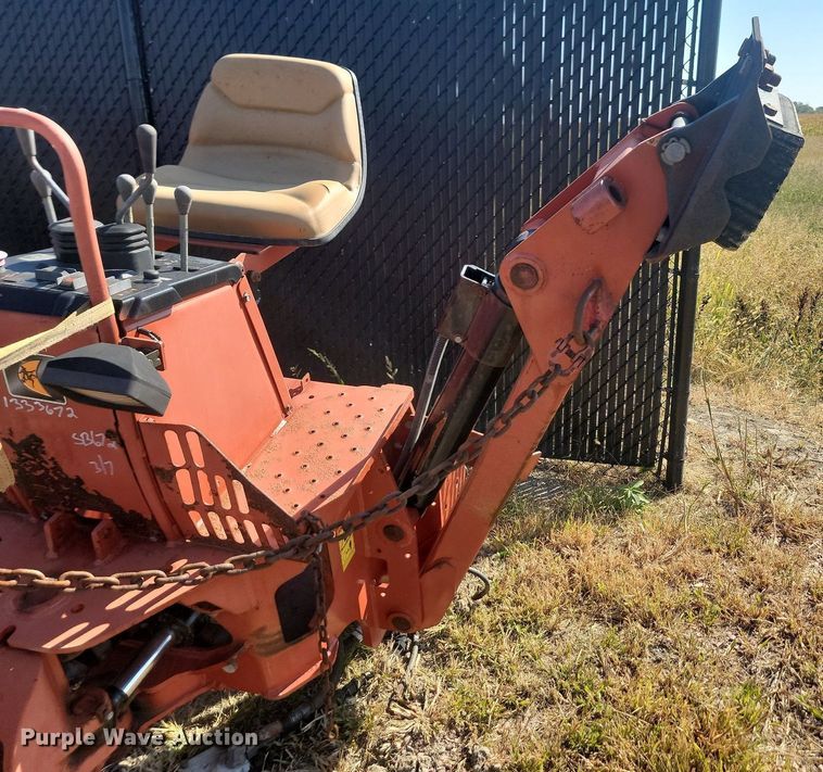 image for item JW9694 2015 Ditch Witch A920  backhoe