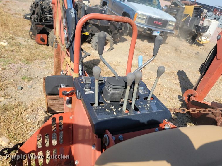 image for item JW9694 2015 Ditch Witch A920  backhoe