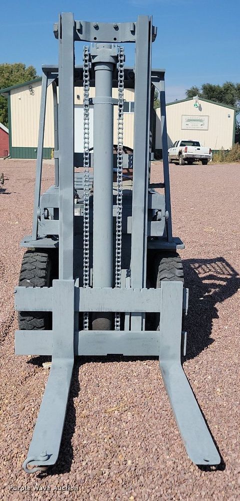 image for item JW9695 Clark  forklift
