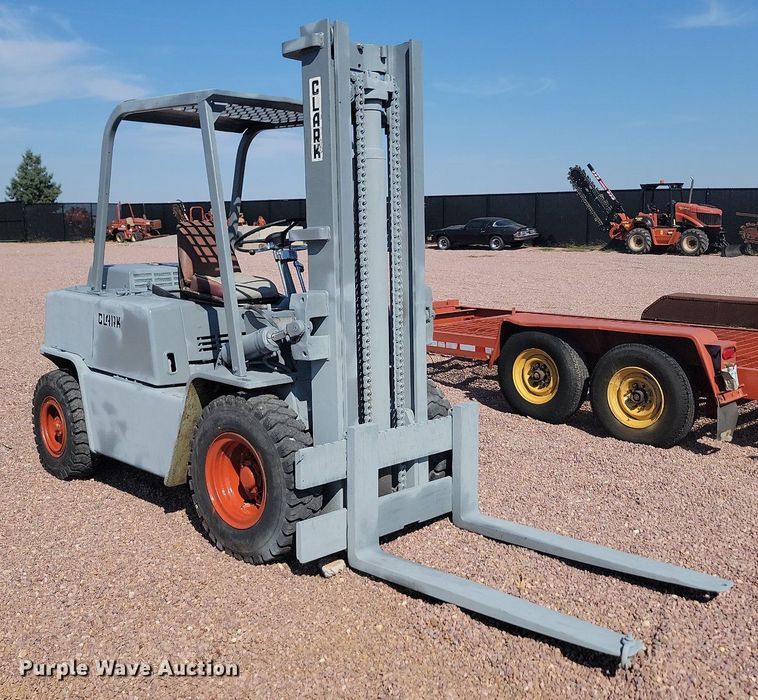image for item JW9695 Clark  forklift