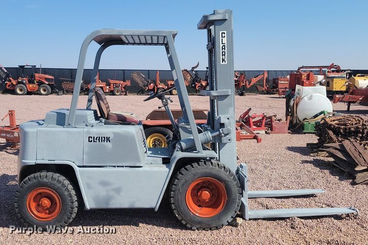 image for item JW9695 Clark  forklift