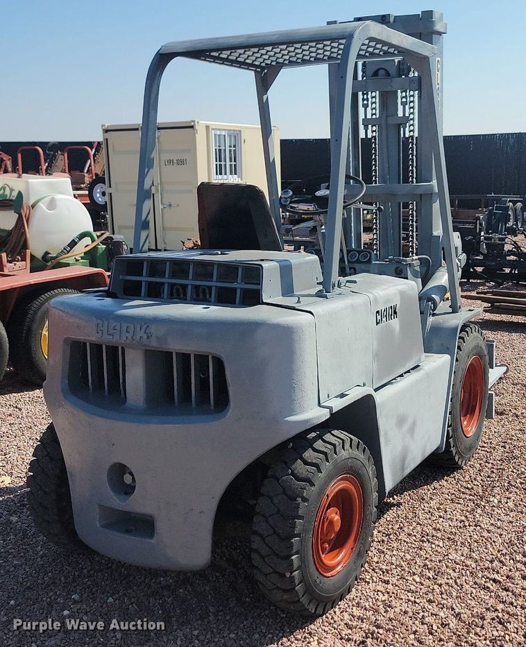 image for item JW9695 Clark  forklift