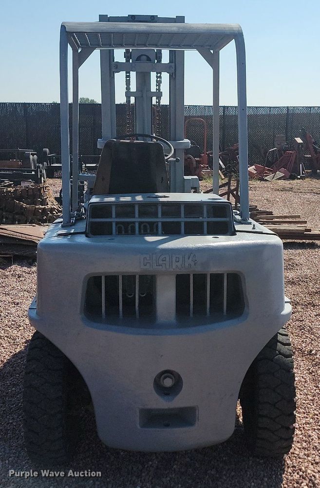 image for item JW9695 Clark  forklift