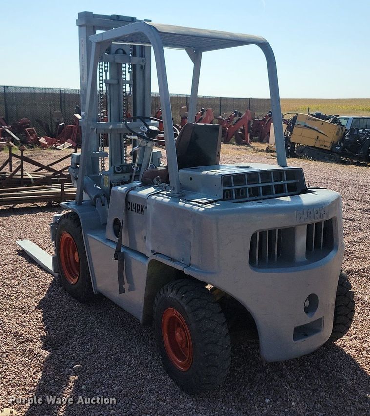 image for item JW9695 Clark  forklift