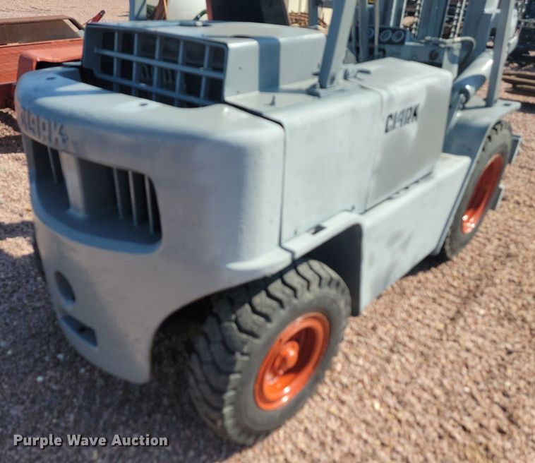 image for item JW9695 Clark  forklift