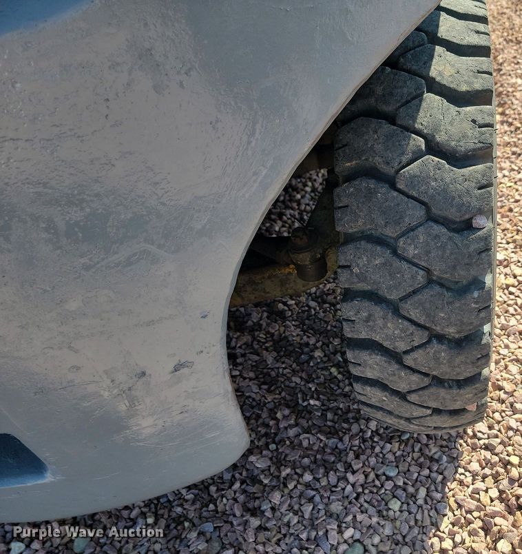 image for item JW9695 Clark  forklift