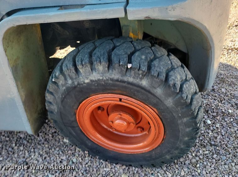 image for item JW9695 Clark  forklift