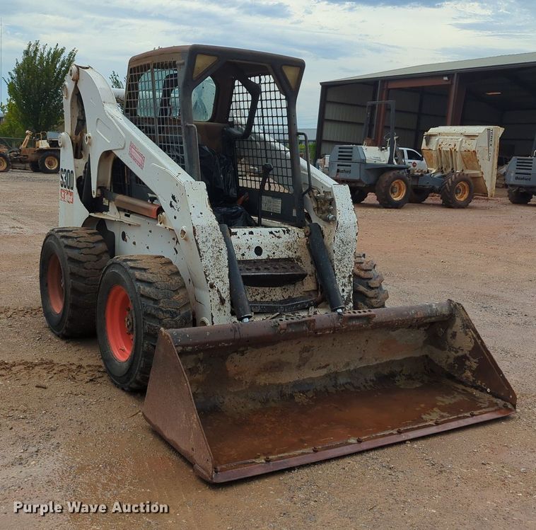 image for item KB9376 2010 Bobcat S300 skid steer loader