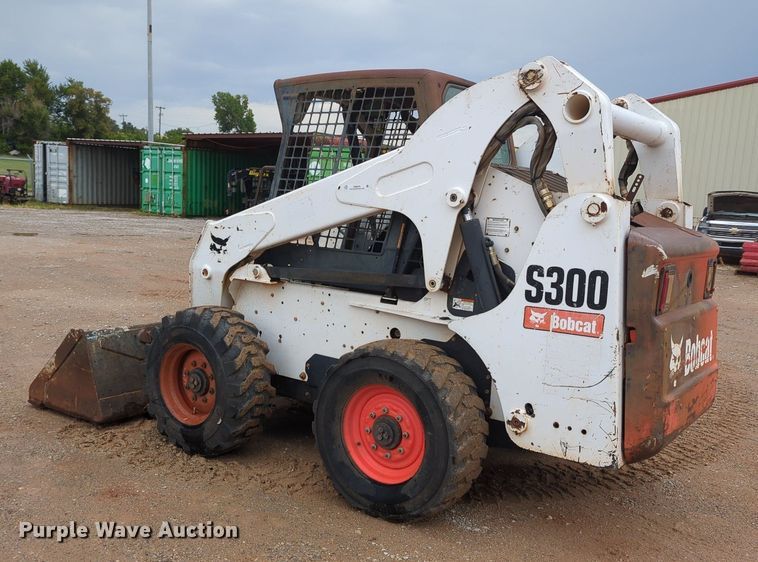 image for item KB9376 2010 Bobcat S300 skid steer loader