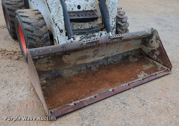 image for item KB9376 2010 Bobcat S300 skid steer loader