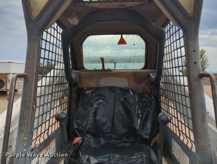 image for item KB9376 2010 Bobcat S300 skid steer loader
