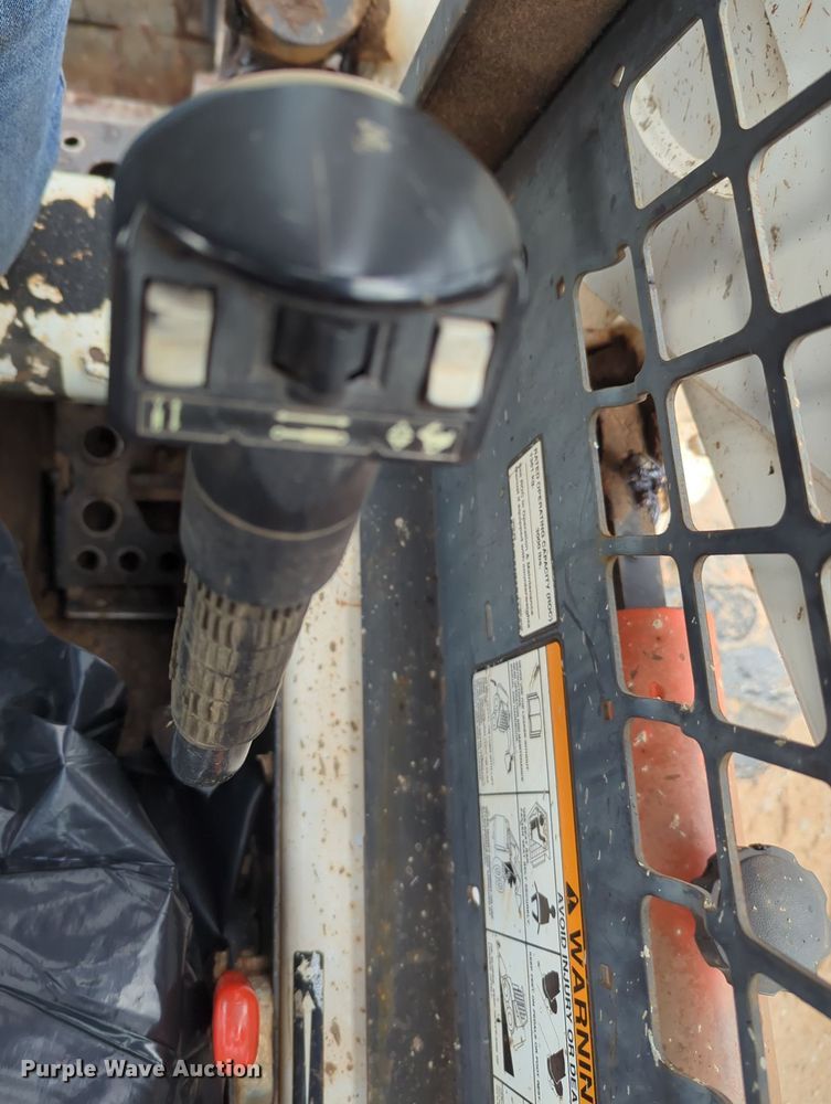 image for item KB9376 2010 Bobcat S300 skid steer loader