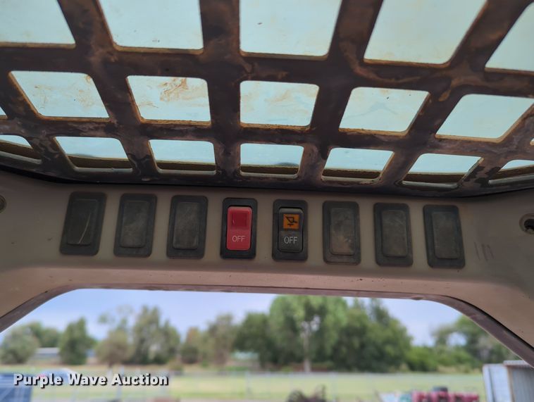 image for item KB9376 2010 Bobcat S300 skid steer loader