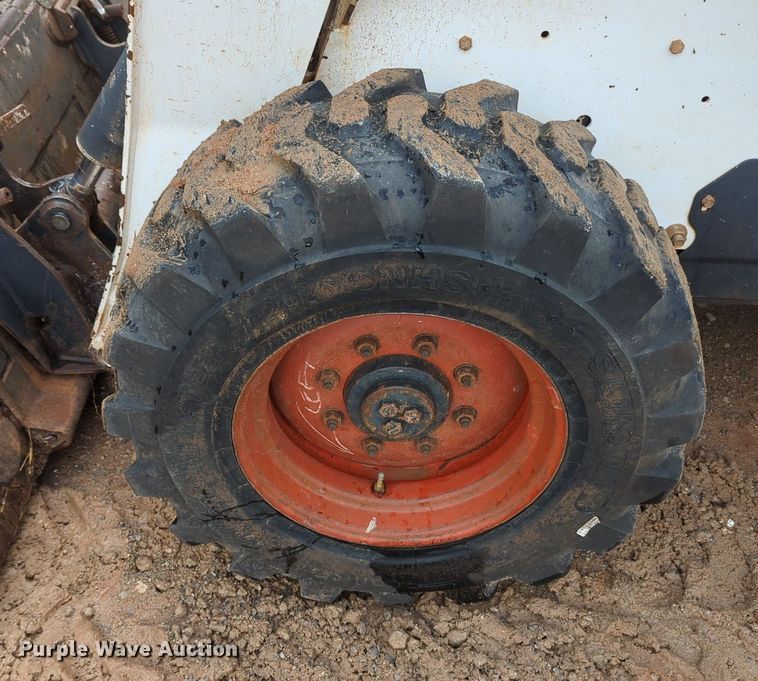 image for item KB9376 2010 Bobcat S300 skid steer loader