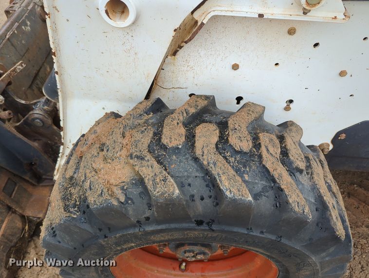 image for item KB9376 2010 Bobcat S300 skid steer loader