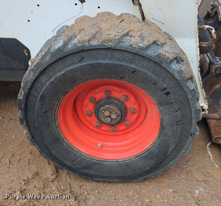 image for item KB9376 2010 Bobcat S300 skid steer loader